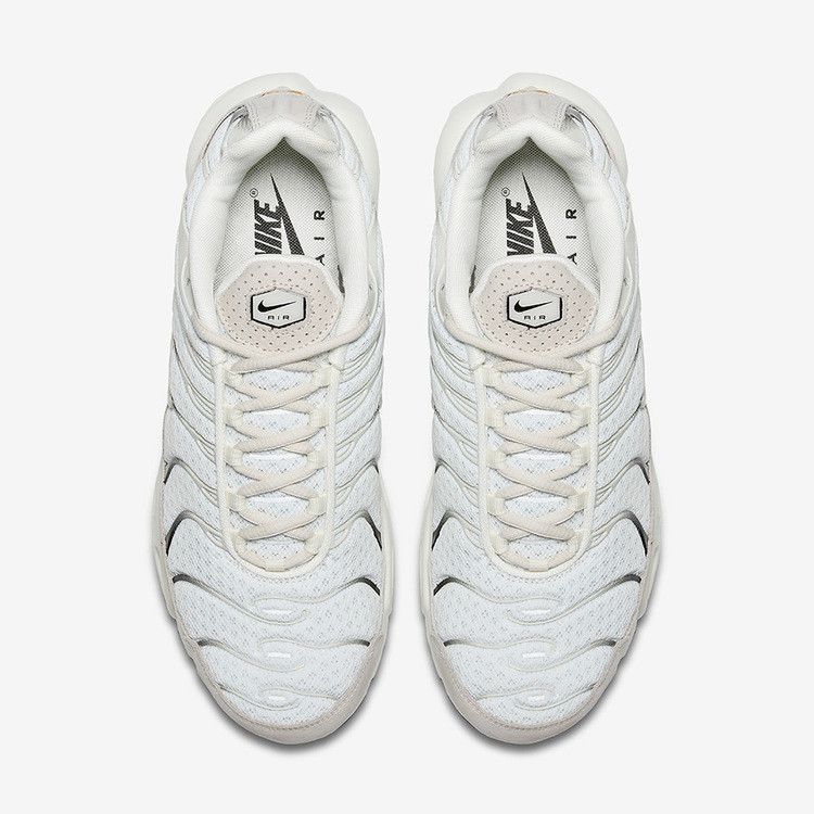 Nike Air Max Plus Sail Black