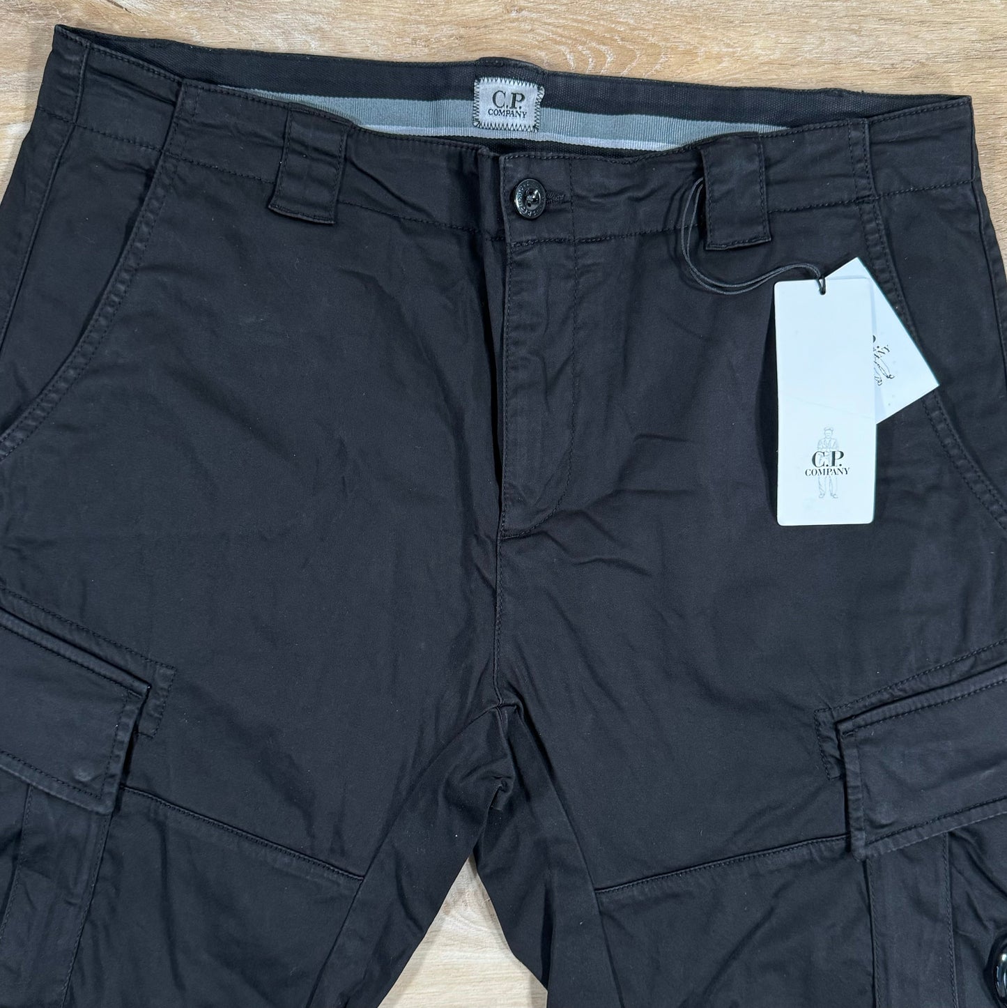 CP Company Stretch Sateen Lens Cargo Shorts in Black