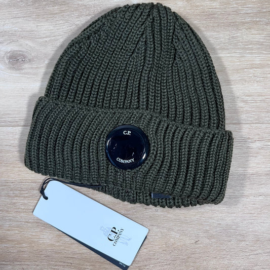 CP Company Extra Fine Merino Wool Lens Beanie in Ivy Green