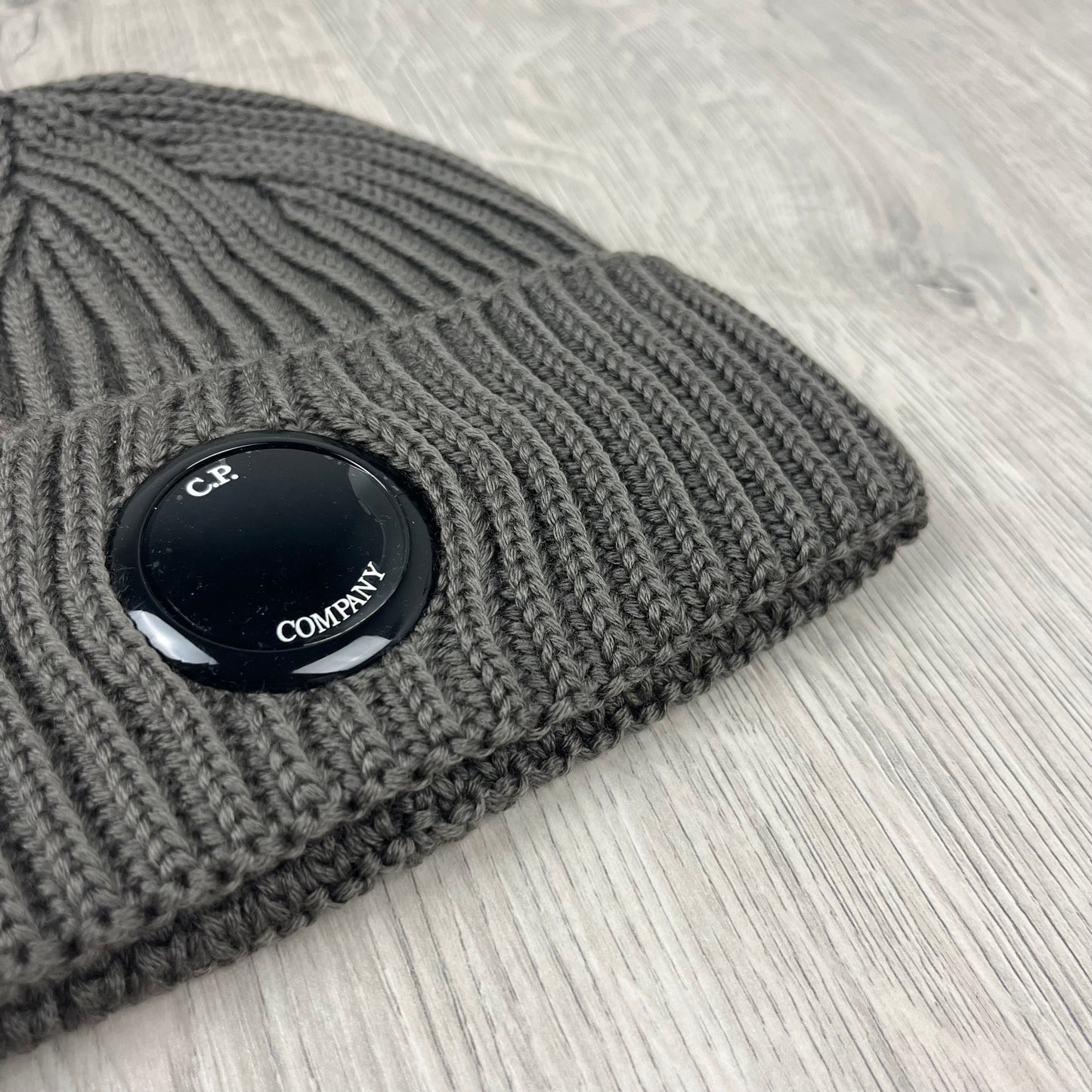 CP Company Lens Beanie - Walnut